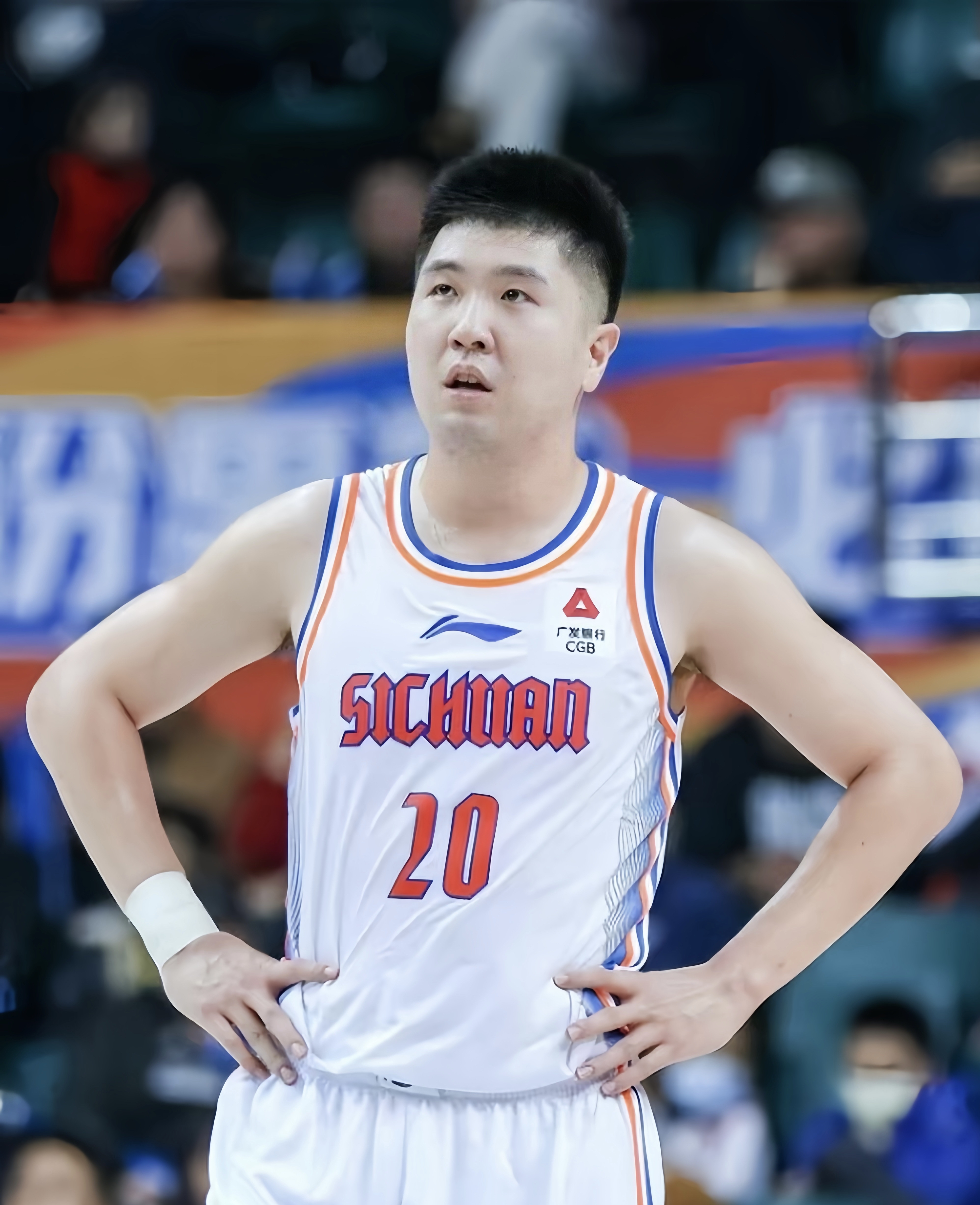 包含四川男篮主场大胜山西男篮，取得宝贵胜利的词条
